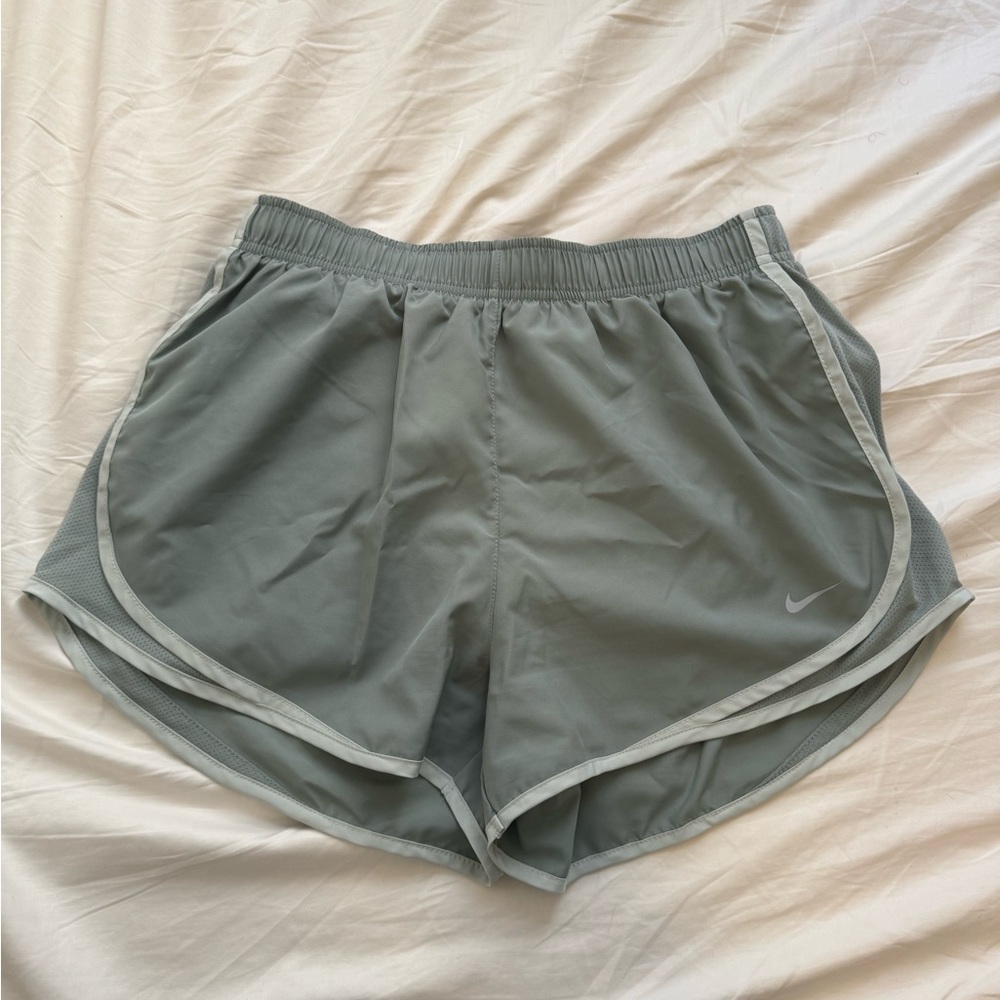 Nike tempo running short
